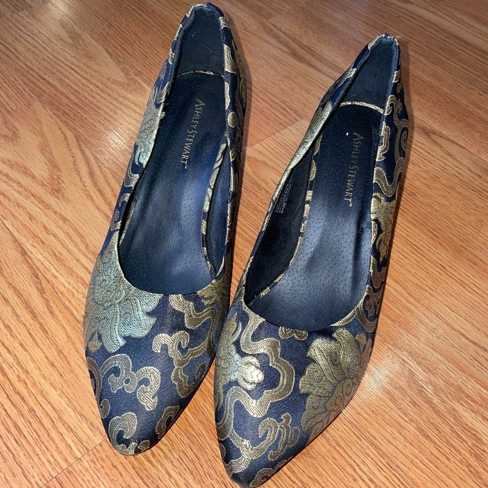 ASHLEY STEWART GOLD DESIGN SIZE 12W WEDGE